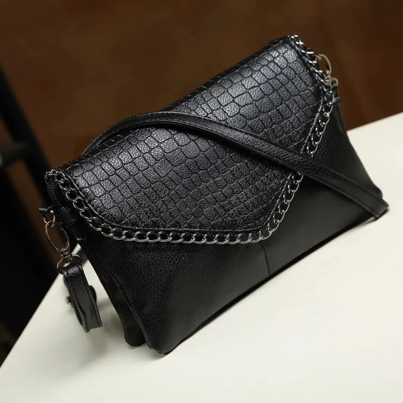 Envelope Chain Crossbody Bag - Nxt Moda